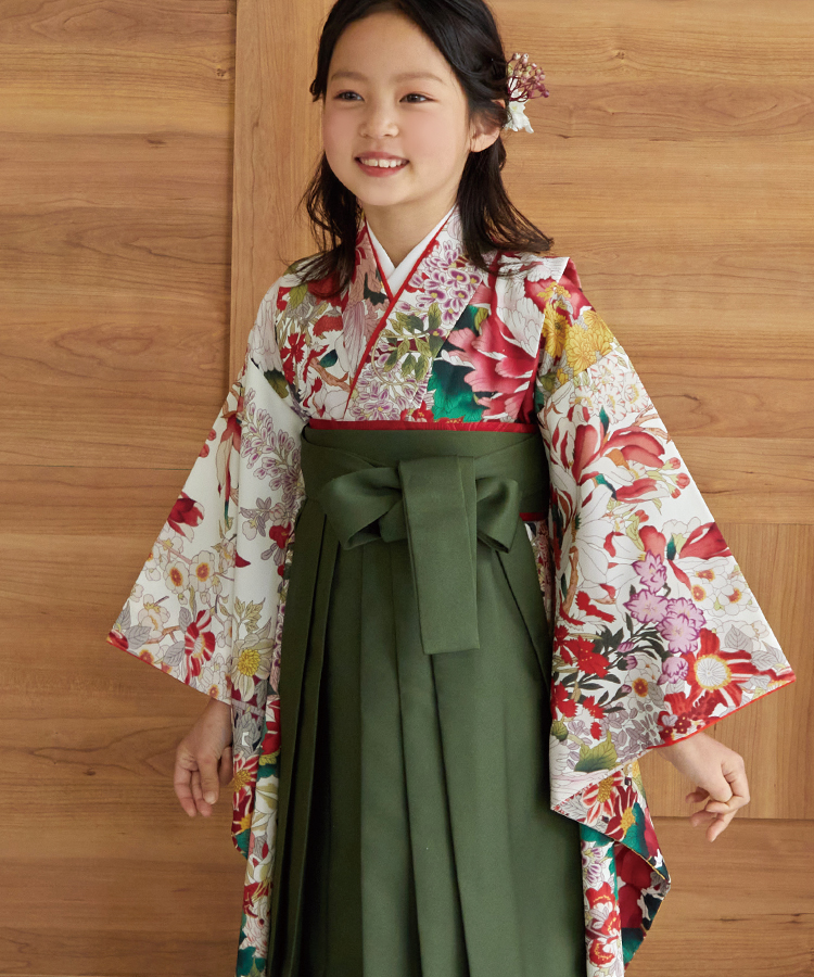 女児七五三、卒園式　袴、着物2点セットです。